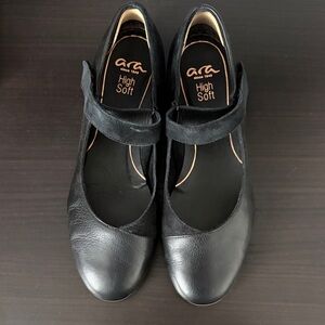 Ara Women's Black Leather Flats